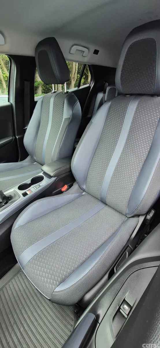 Peugeot 2008 MPV, Petrol, 2021, Grey