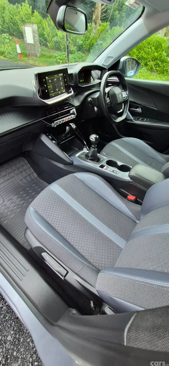 Peugeot 2008 MPV, Petrol, 2021, Grey