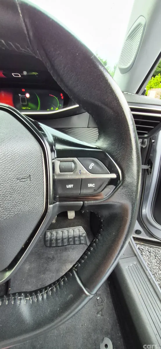 Peugeot 2008 MPV, Petrol, 2021, Grey