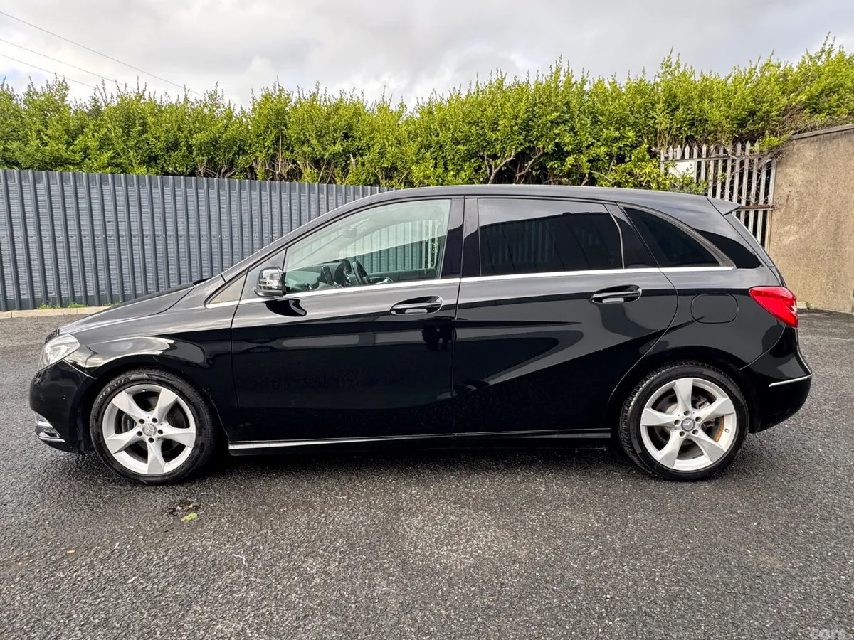 Mercedes-Benz B-Class Hatchback, Petrol, 2014, Black