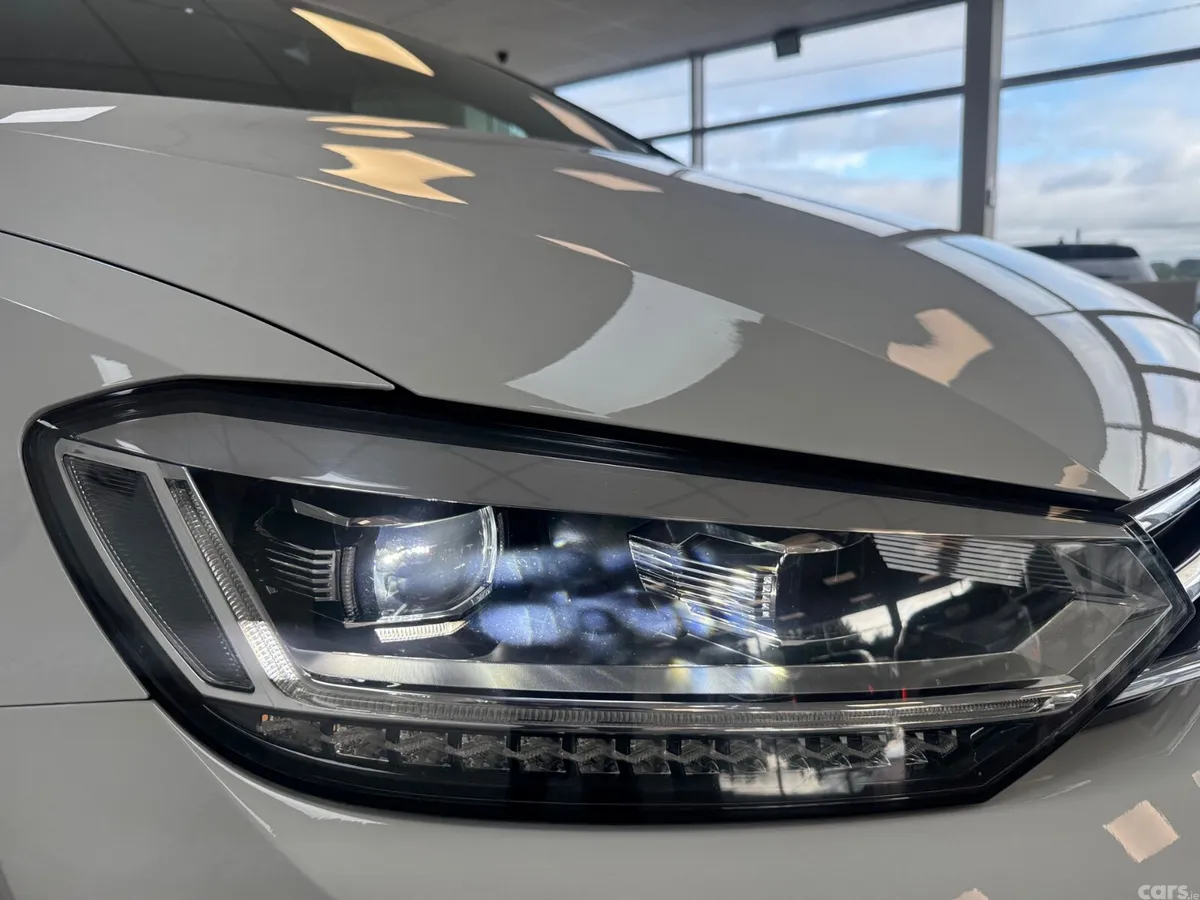 Volkswagen Touran MPV, Diesel, 2018, White
