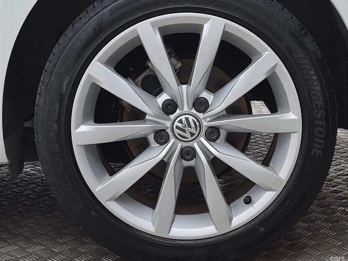 Volkswagen Golf Hatchback, Petrol, 2019, White