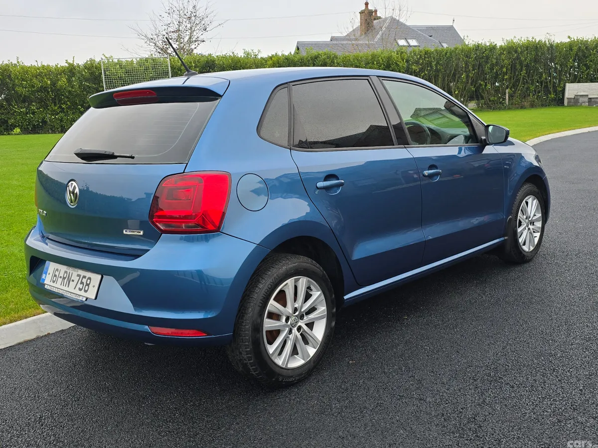Volkswagen Polo Hatchback, Petrol, 2016, Blue