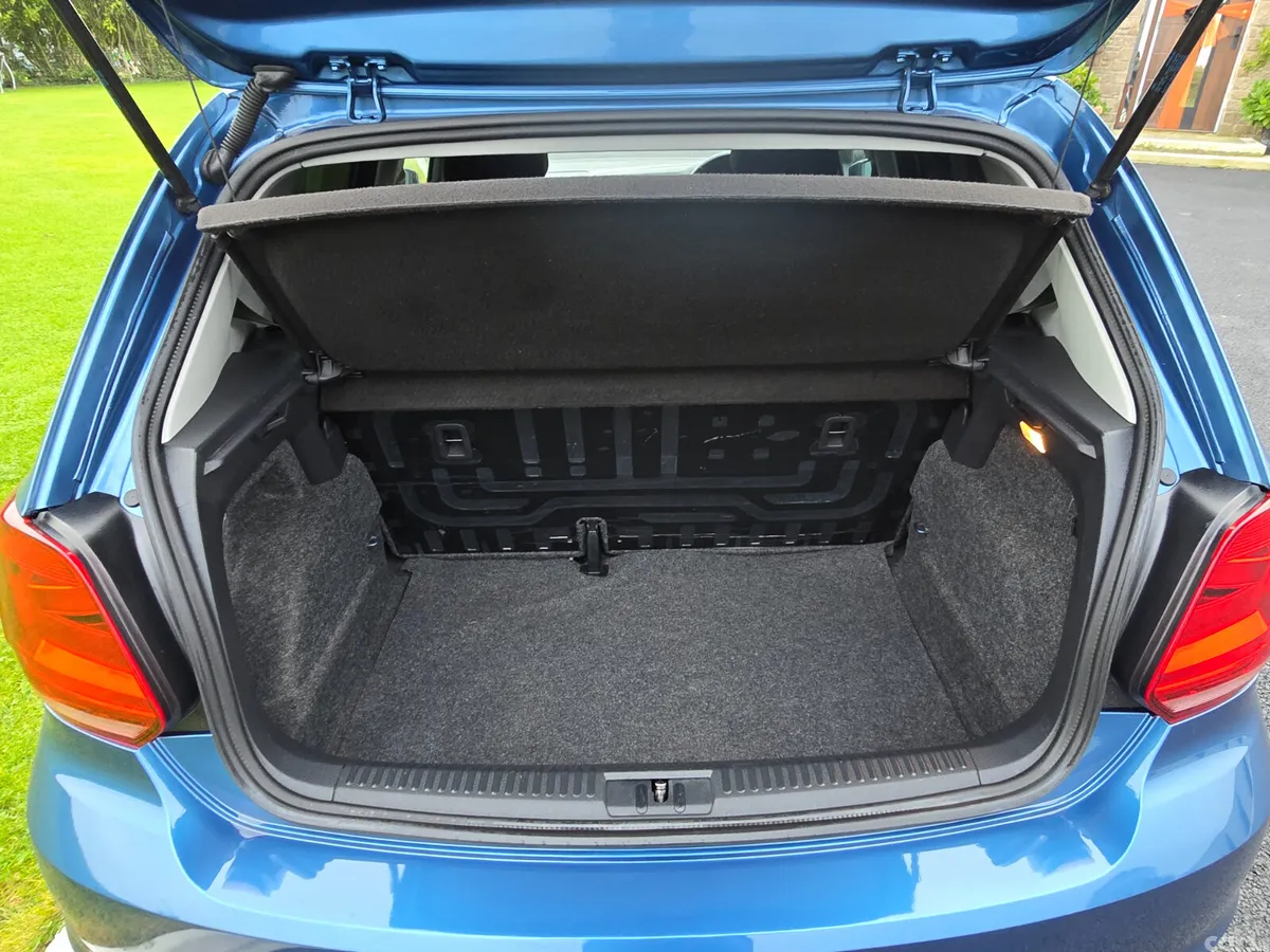 Volkswagen Polo Hatchback, Petrol, 2016, Blue