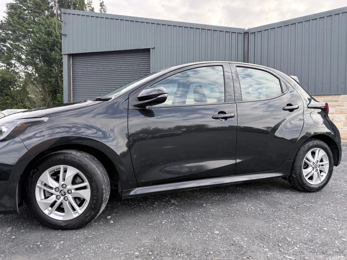 Toyota Yaris Hatchback, Petrol Hybrid, 2024, Black