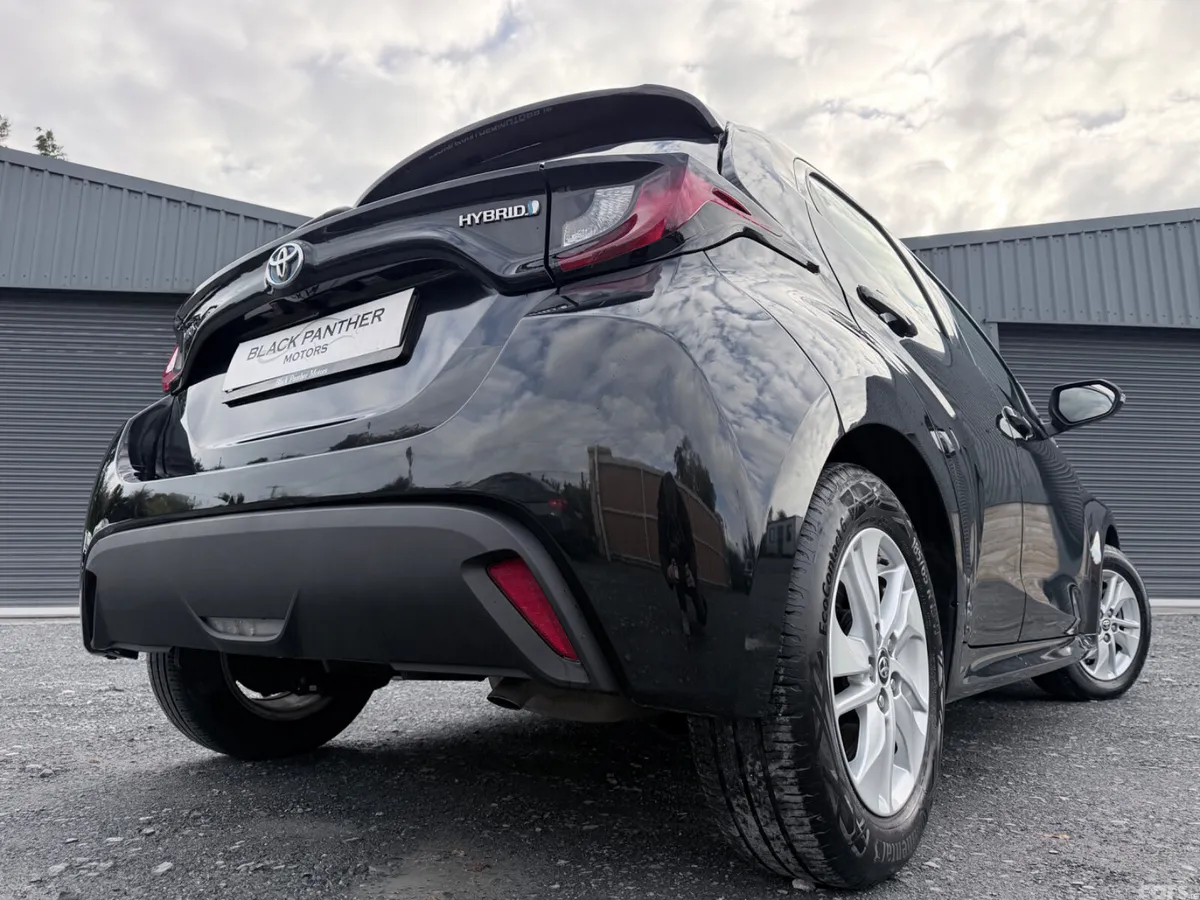 Toyota Yaris Hatchback, Petrol Hybrid, 2024, Black