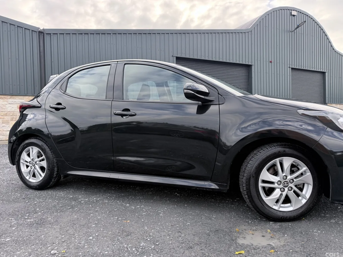Toyota Yaris Hatchback, Petrol Hybrid, 2024, Black