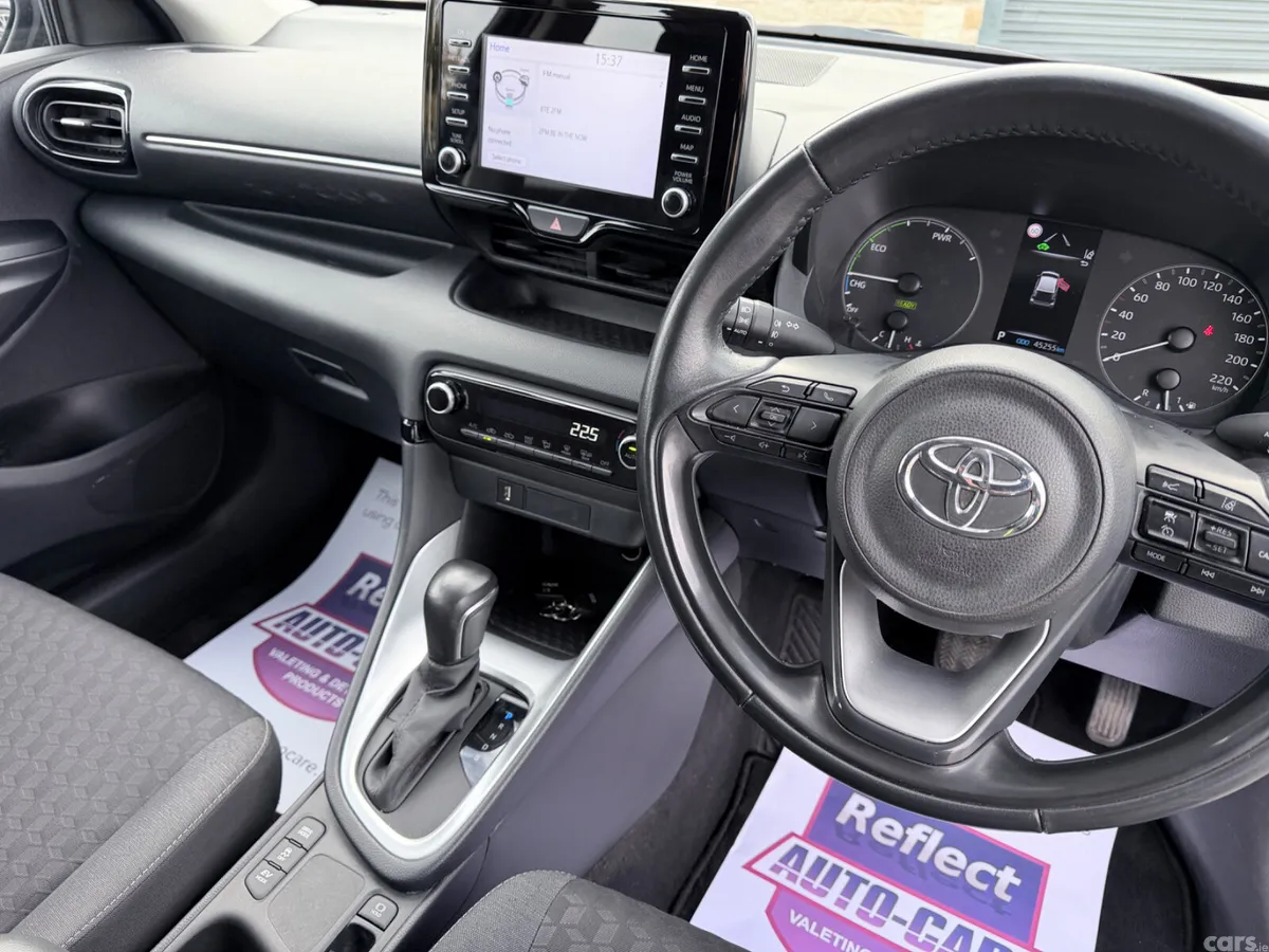Toyota Yaris Hatchback, Petrol Hybrid, 2024, Black