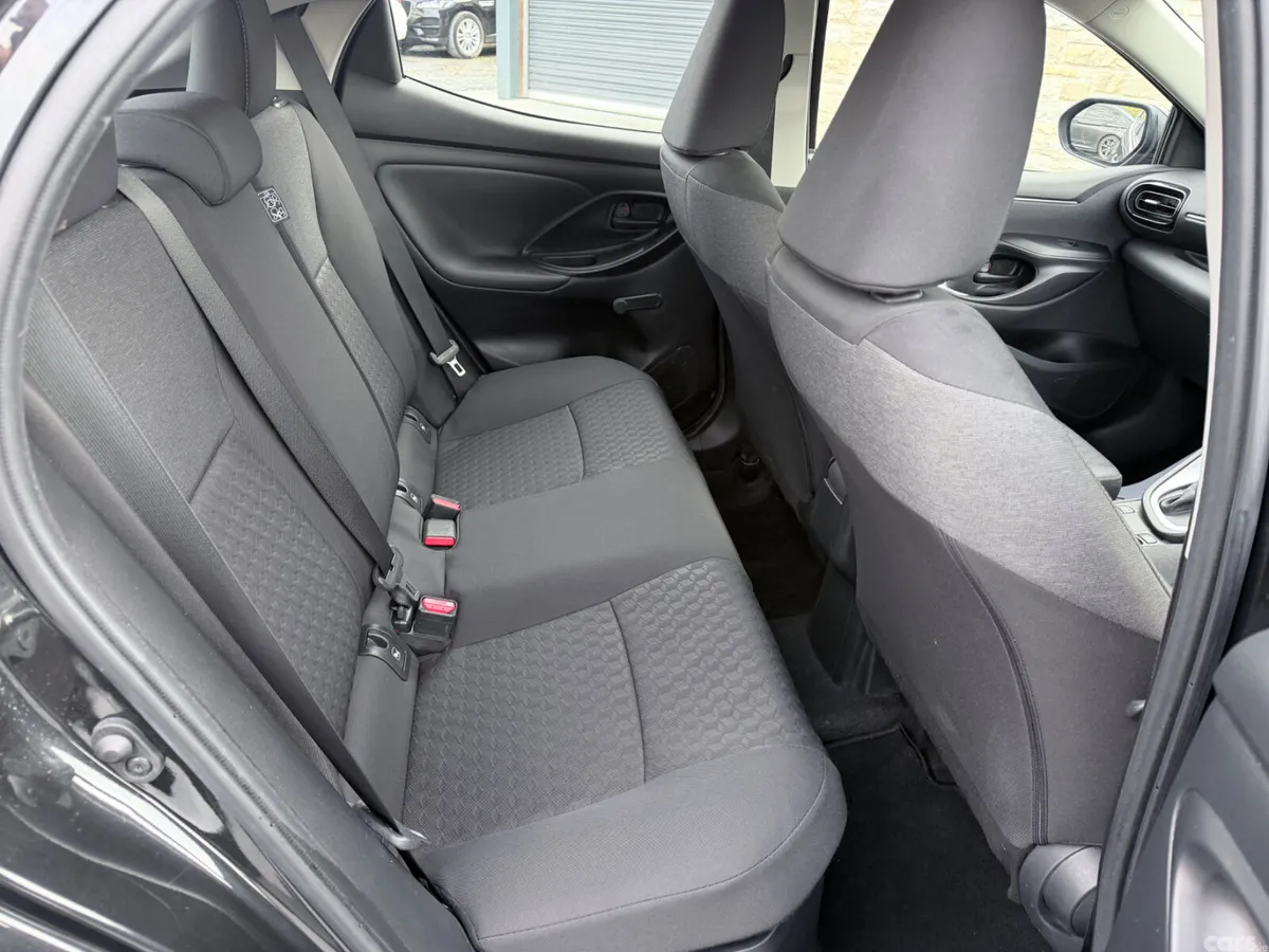 Toyota Yaris Hatchback, Petrol Hybrid, 2024, Black