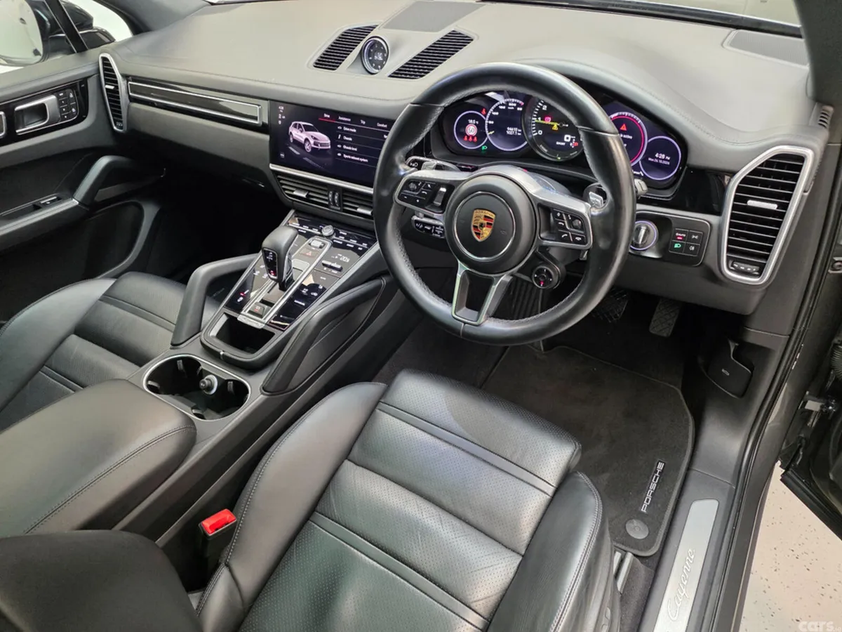 Porsche Cayenne Estate, Petrol Hybrid, 2023, Grey