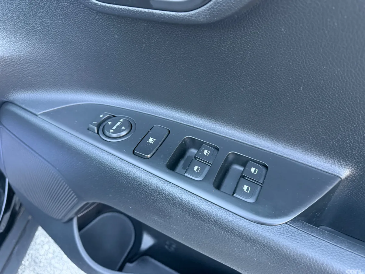 Kia Stonic Hatchback, Petrol, 2021, Black