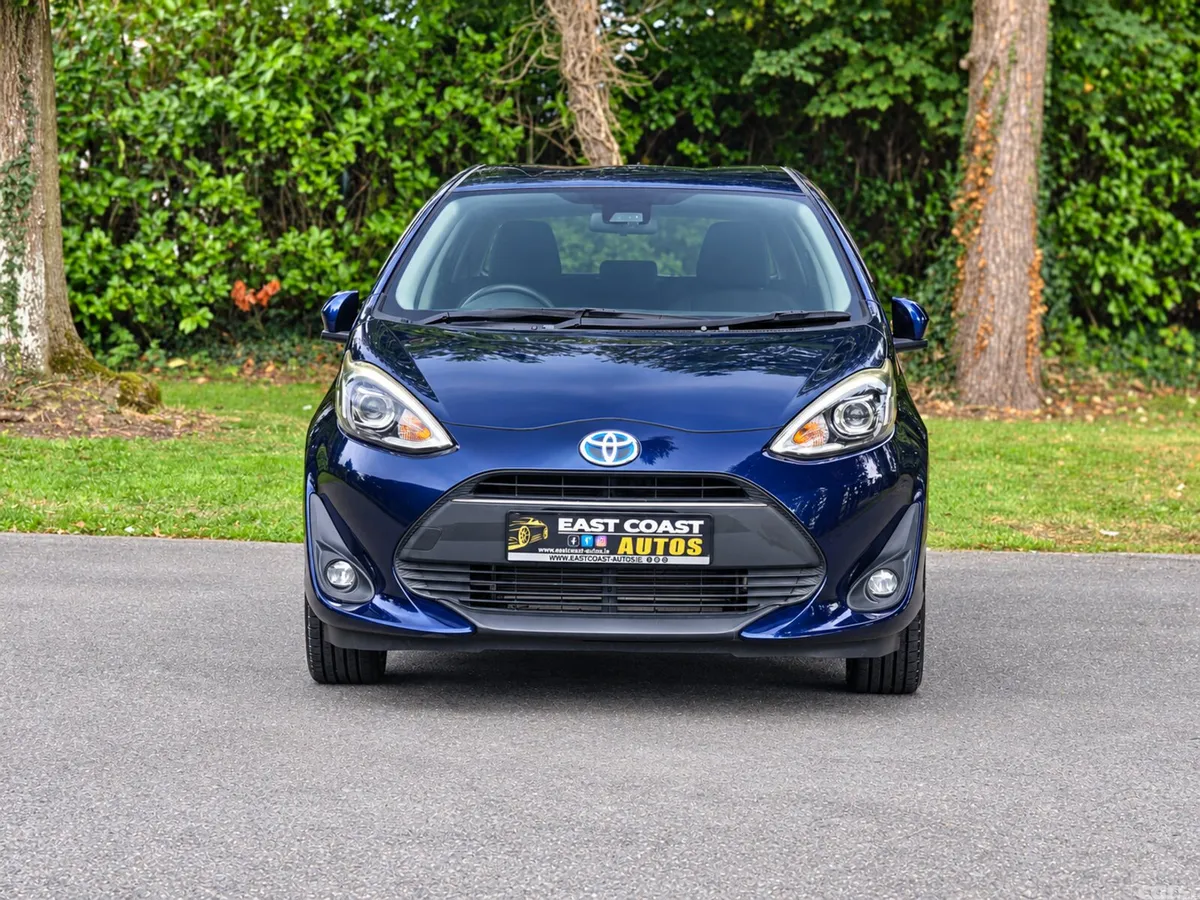 Toyota Aqua Hatchback, Petrol Hybrid, 2018, Blue
