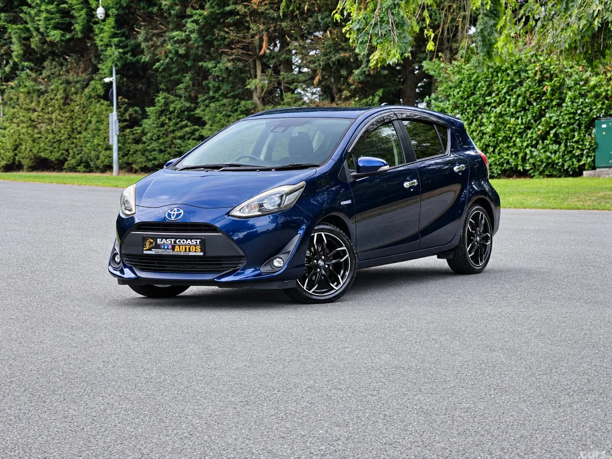 Toyota Aqua Hatchback, Petrol Hybrid, 2018, Blue