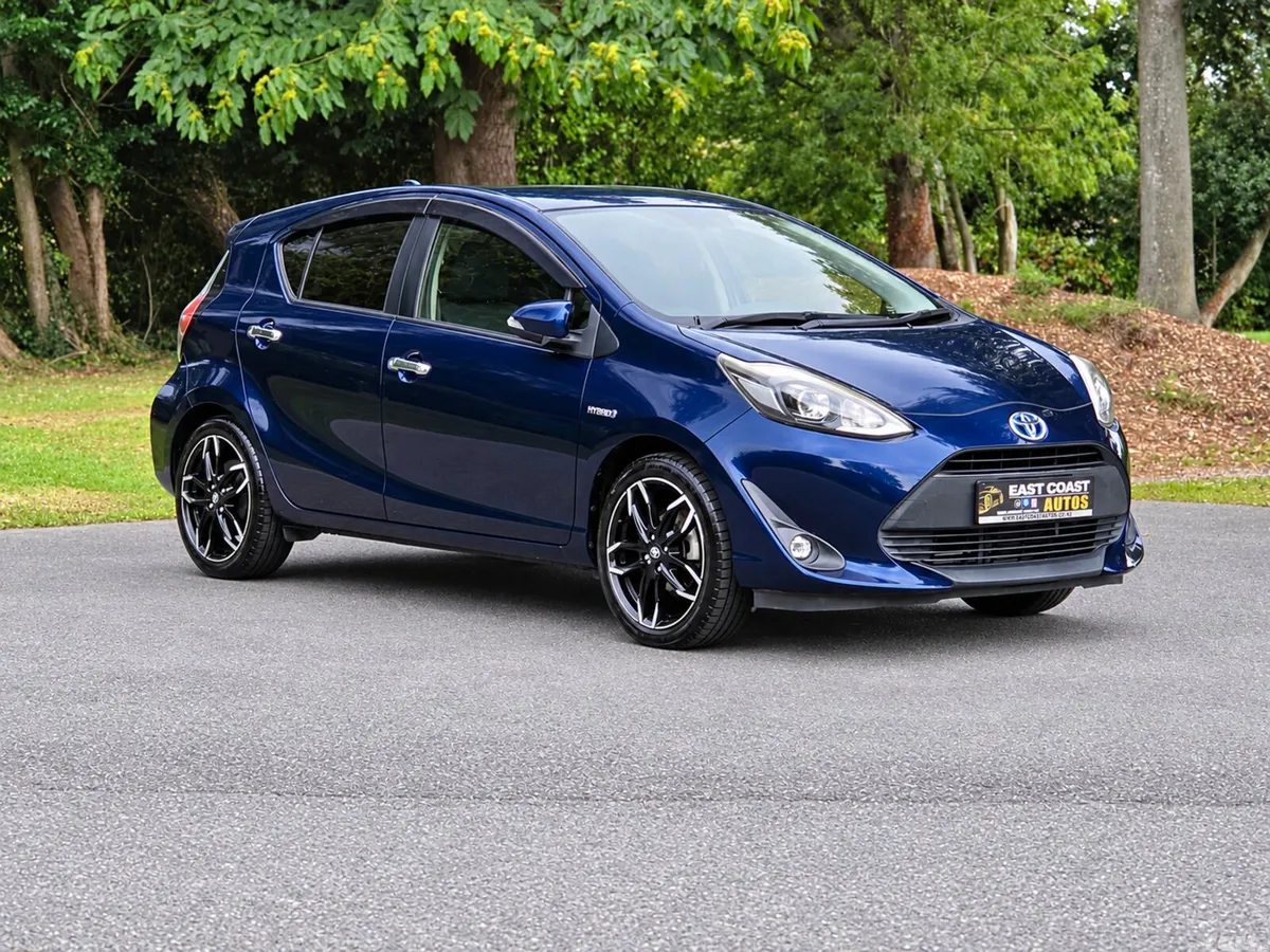 Toyota Aqua Hatchback, Petrol Hybrid, 2018, Blue
