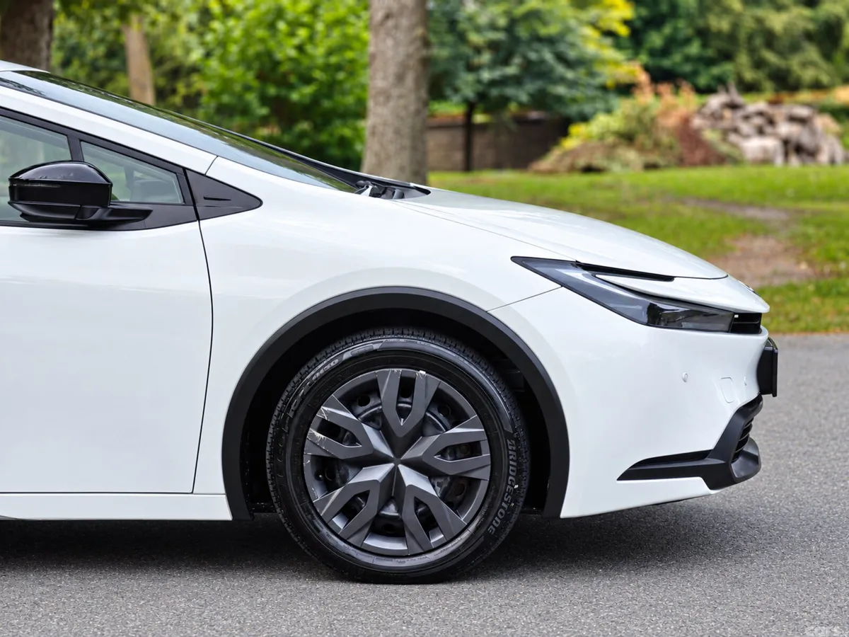 Toyota Prius Saloon, Petrol Hybrid, 2023, White