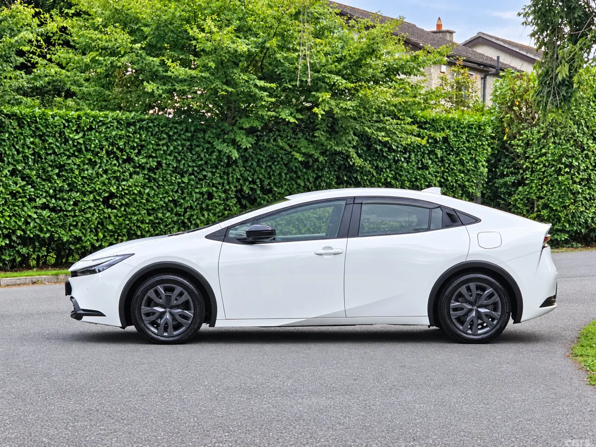 Toyota Prius Saloon, Petrol Hybrid, 2023, White