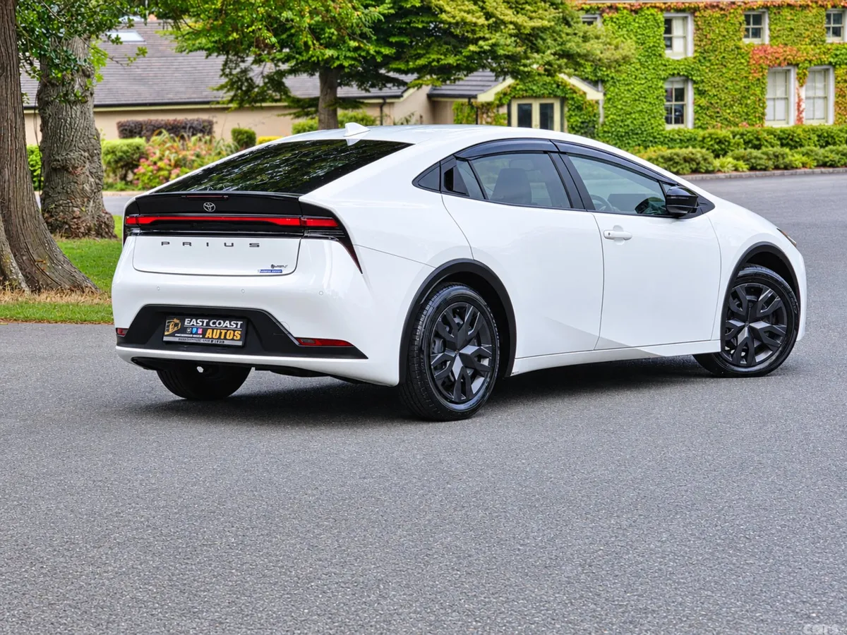 Toyota Prius Saloon, Petrol Hybrid, 2023, White