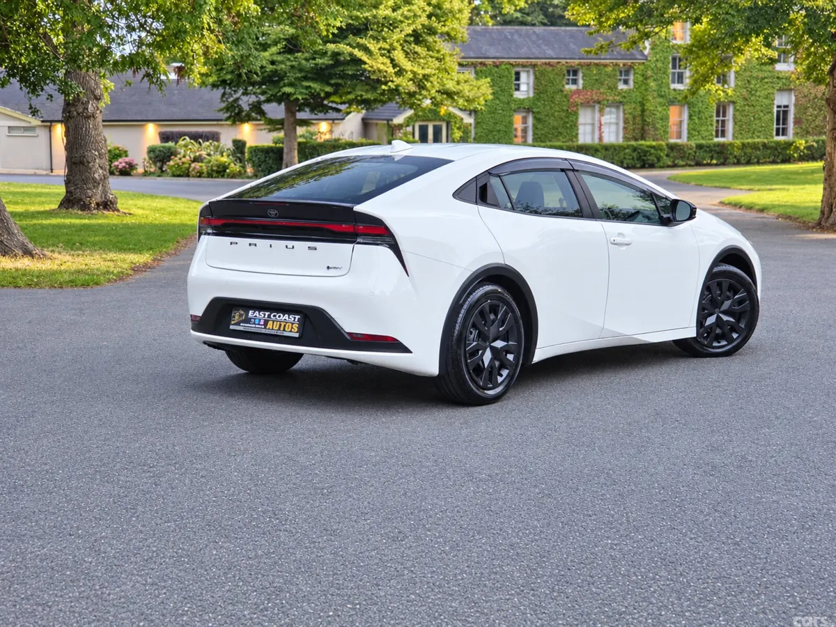 Toyota Prius Saloon, Petrol Hybrid, 2023, White