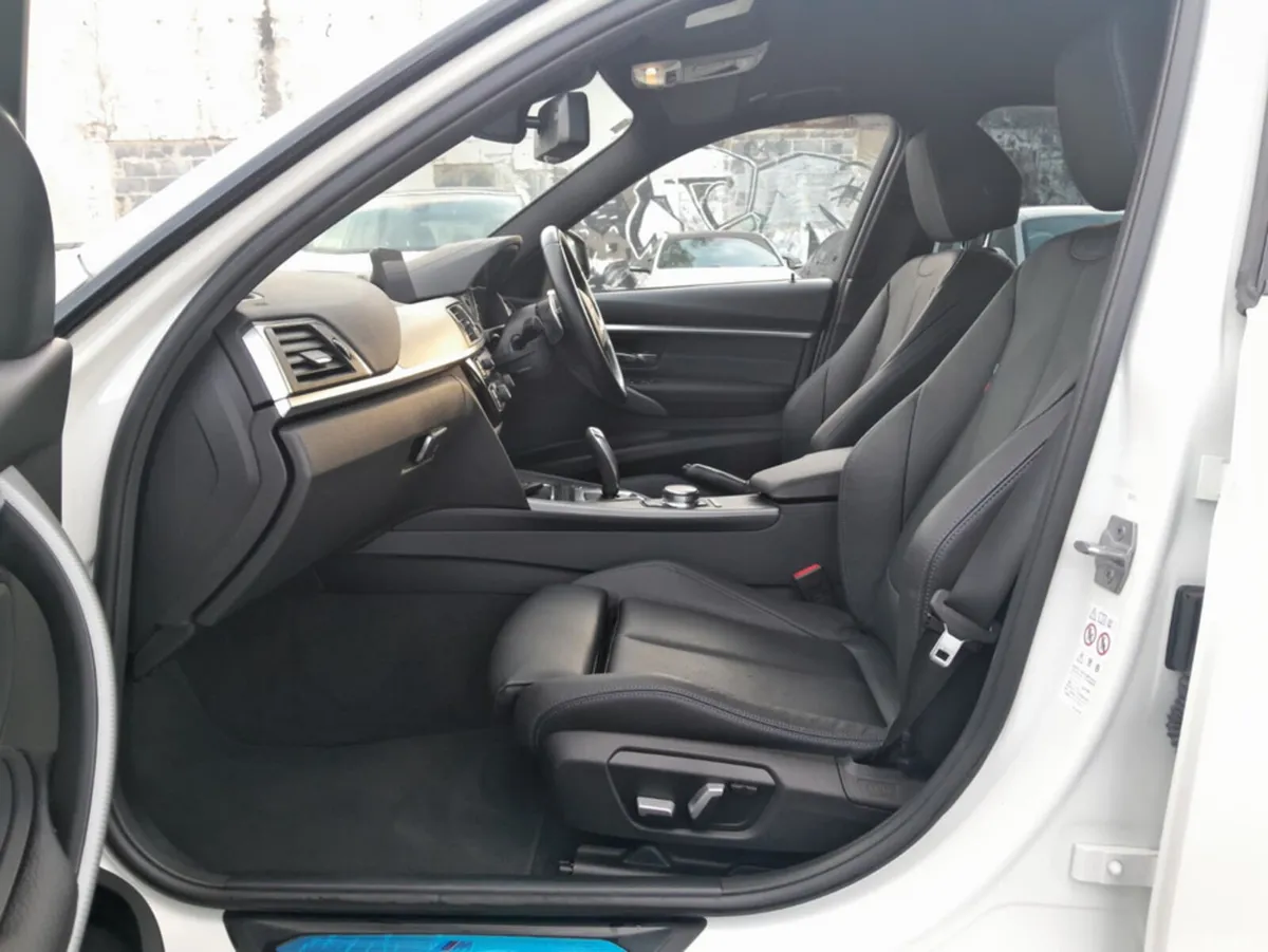 BMW 3-Series Saloon, Petrol Plug-in Hybrid, 2018, White