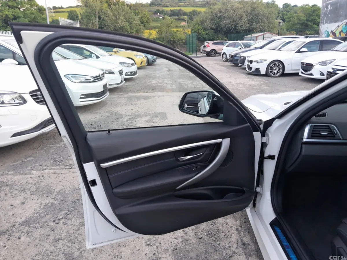 BMW 3-Series Saloon, Petrol Plug-in Hybrid, 2018, White
