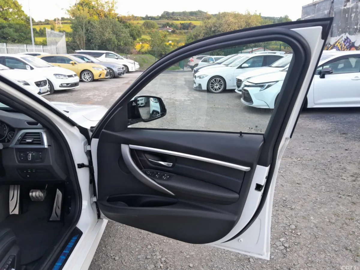 BMW 3-Series Saloon, Petrol Plug-in Hybrid, 2018, White