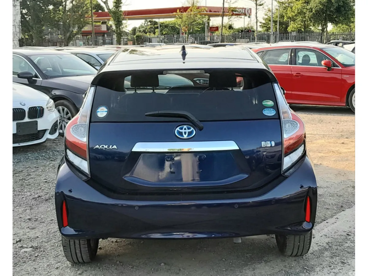 Toyota Aqua Hatchback, Petrol Hybrid, 2018, Blue