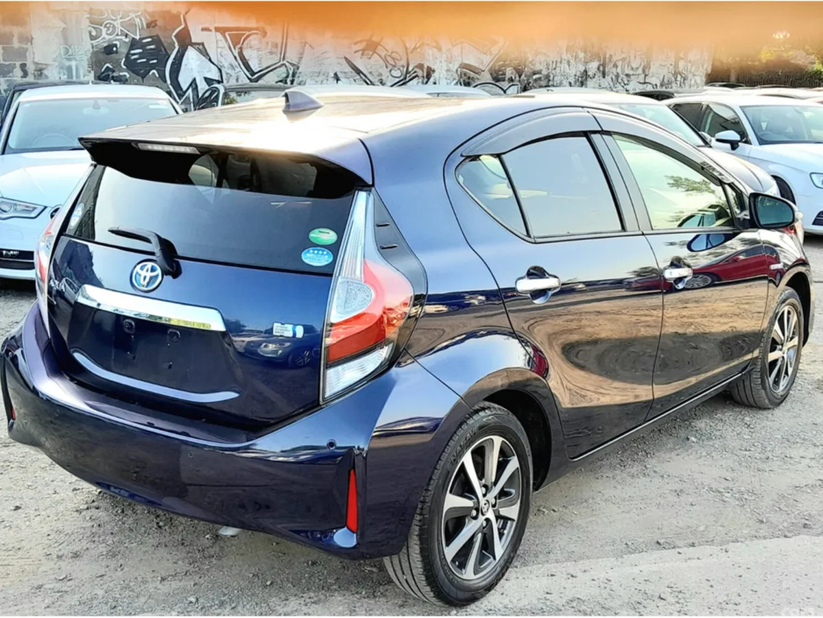 Toyota Aqua Hatchback, Petrol Hybrid, 2018, Blue