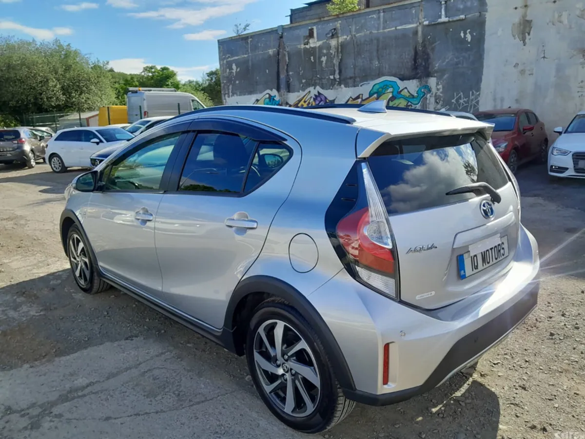 Toyota Aqua Hatchback, Petrol Hybrid, 2019, Silver
