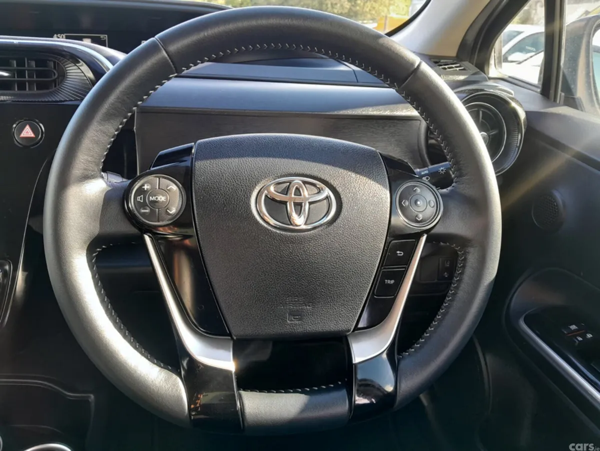 Toyota Aqua Hatchback, Petrol Hybrid, 2019, Silver