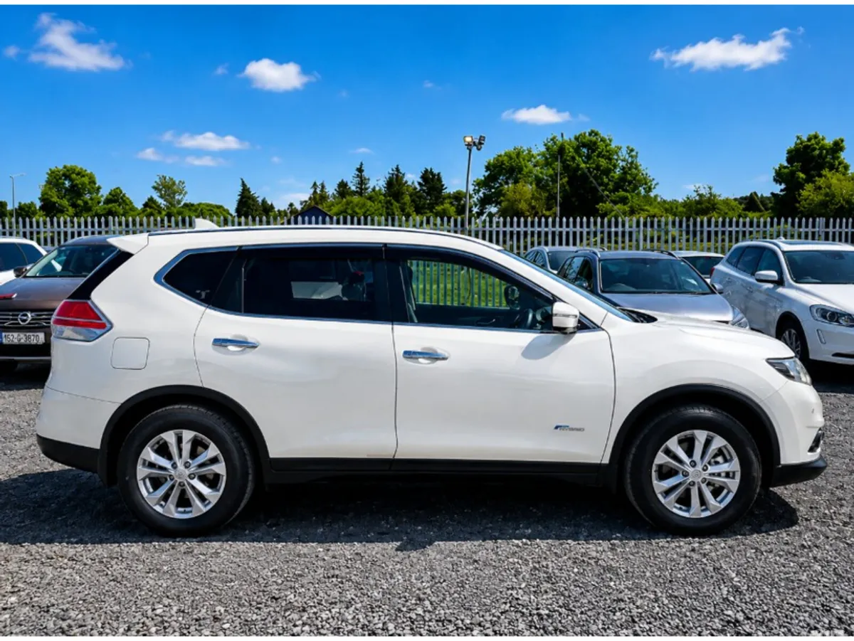 Nissan X-Trail SUV, Petrol Hybrid, 2017, White