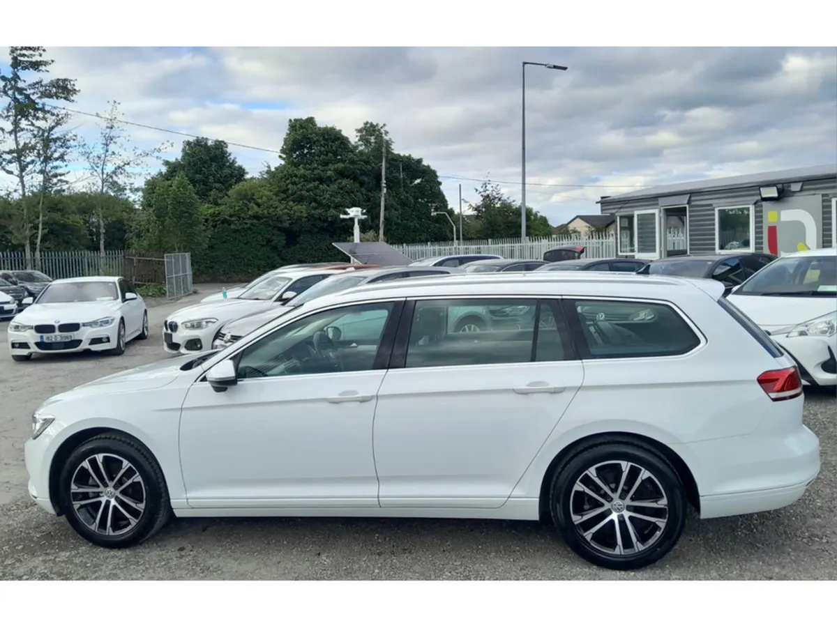 Volkswagen Passat Estate, Petrol, 2016, White