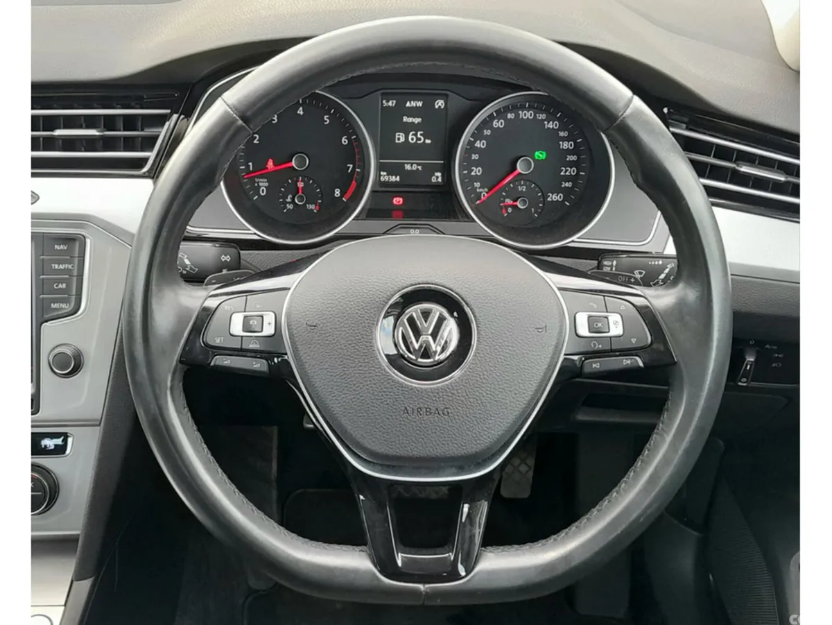 Volkswagen Passat Estate, Petrol, 2016, White