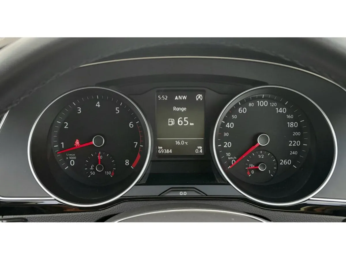 Volkswagen Passat Estate, Petrol, 2016, White