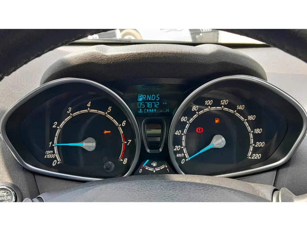 Ford Fiesta Hatchback, Petrol, 2014, White