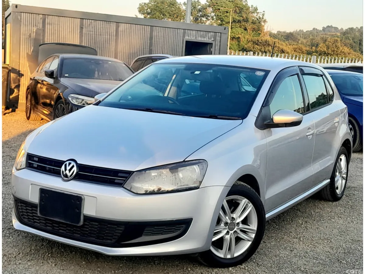 Volkswagen Polo Hatchback, Petrol, 2012, Silver