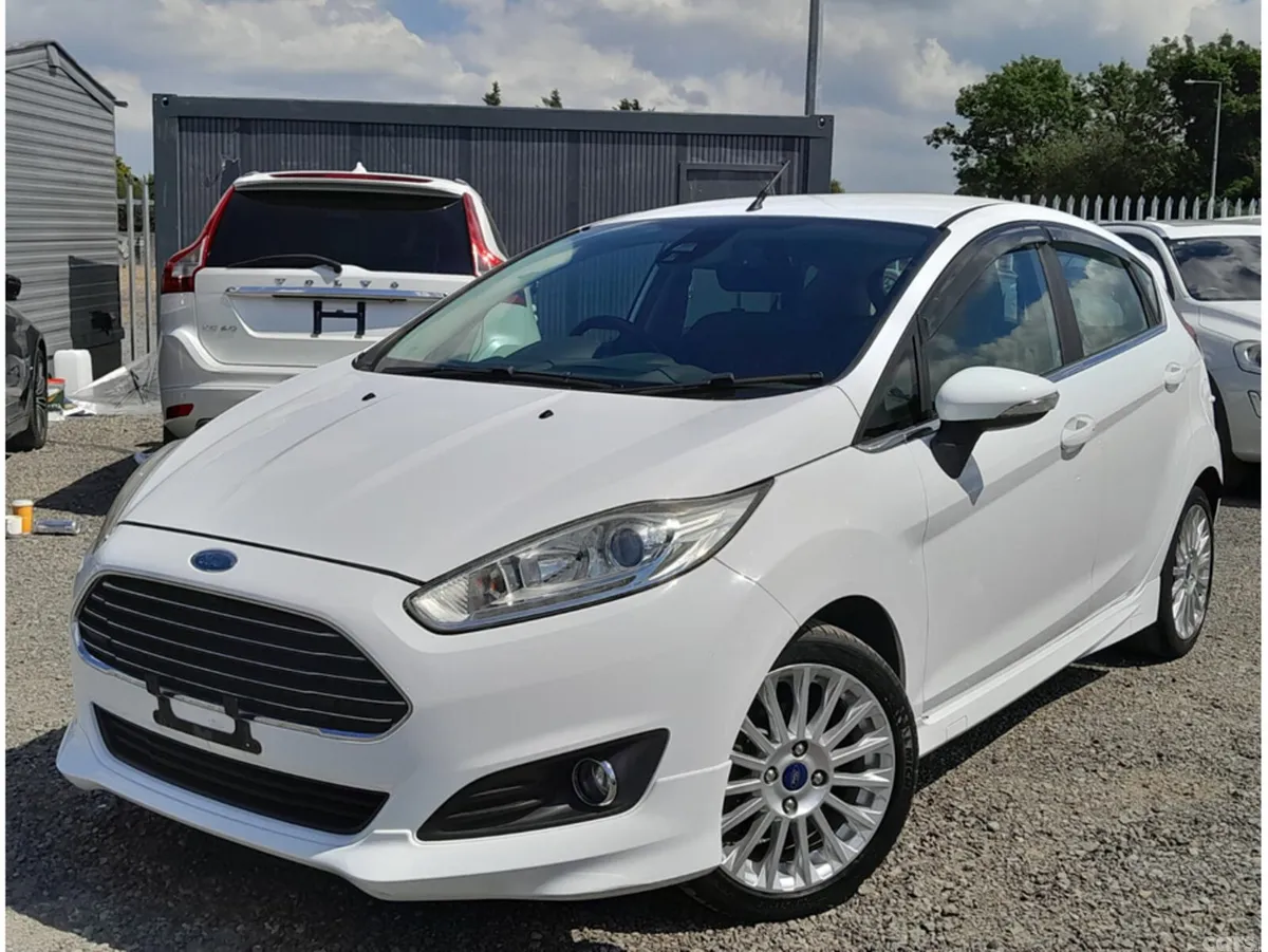 Ford Fiesta Hatchback, Petrol, 2014, White