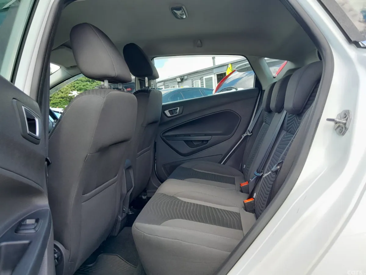 Ford Fiesta Hatchback, Petrol, 2014, White