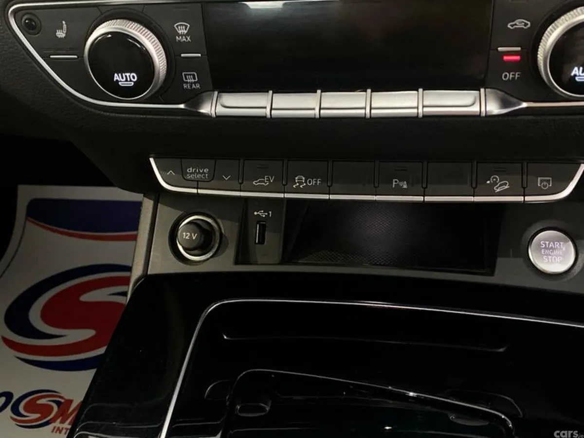 Audi Q5 SUV, Petrol Hybrid, 2023, Blue