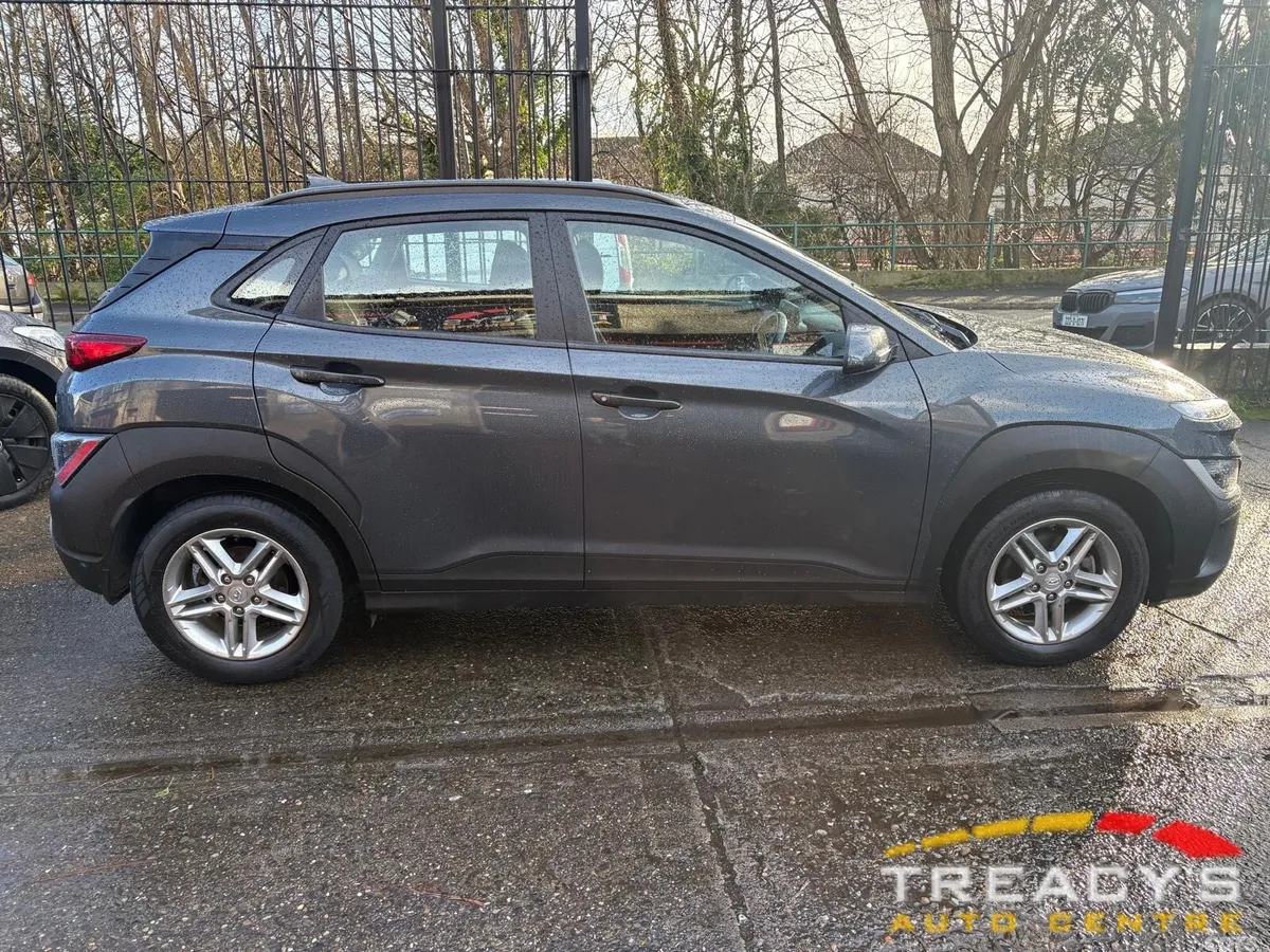 Hyundai KONA MPV, Petrol, 2022, Grey