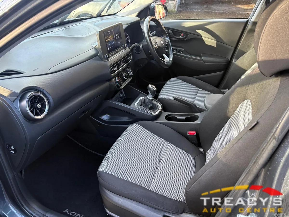 Hyundai KONA MPV, Petrol, 2022, Grey
