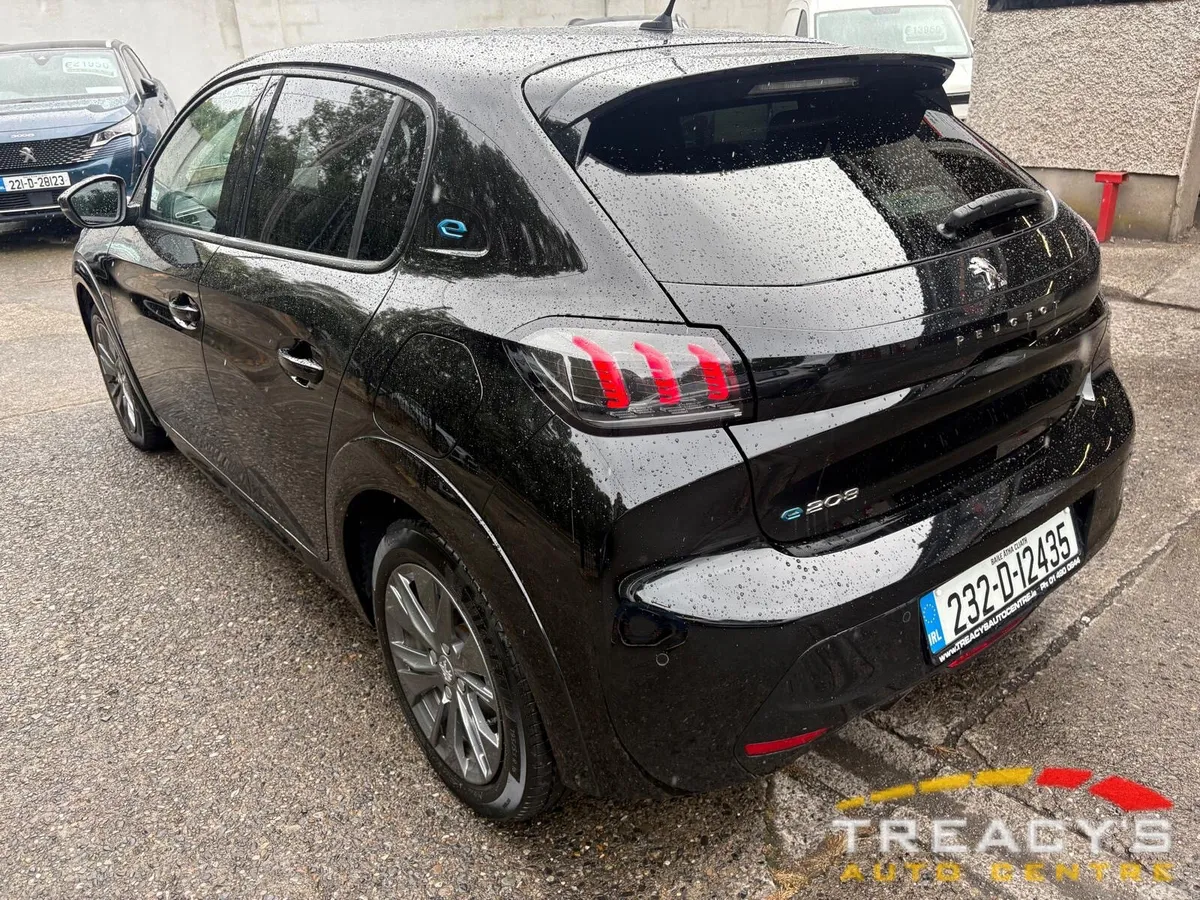 Peugeot 208 Hatchback, Electric, 2023, Black