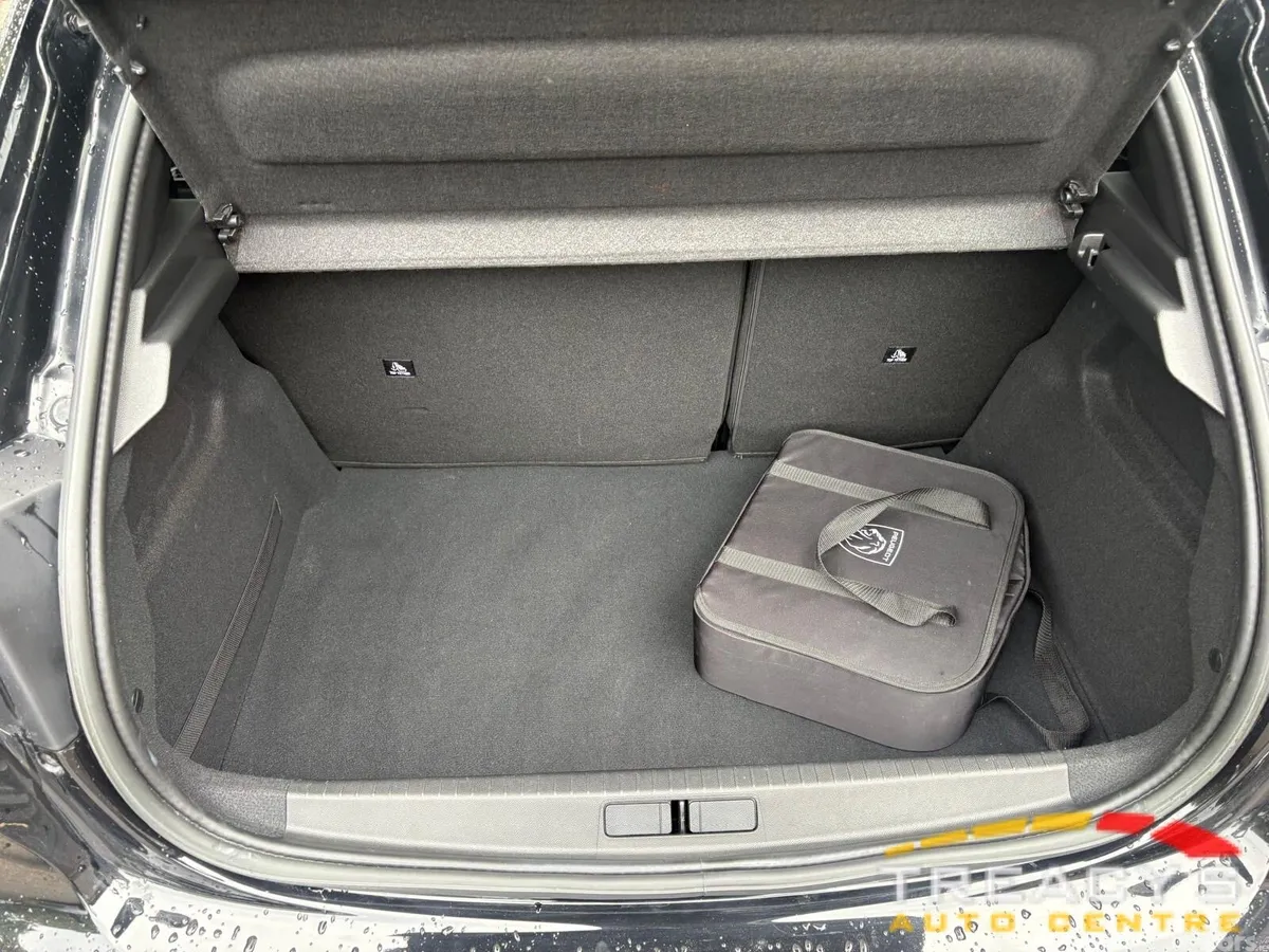 Peugeot 208 Hatchback, Electric, 2023, Black