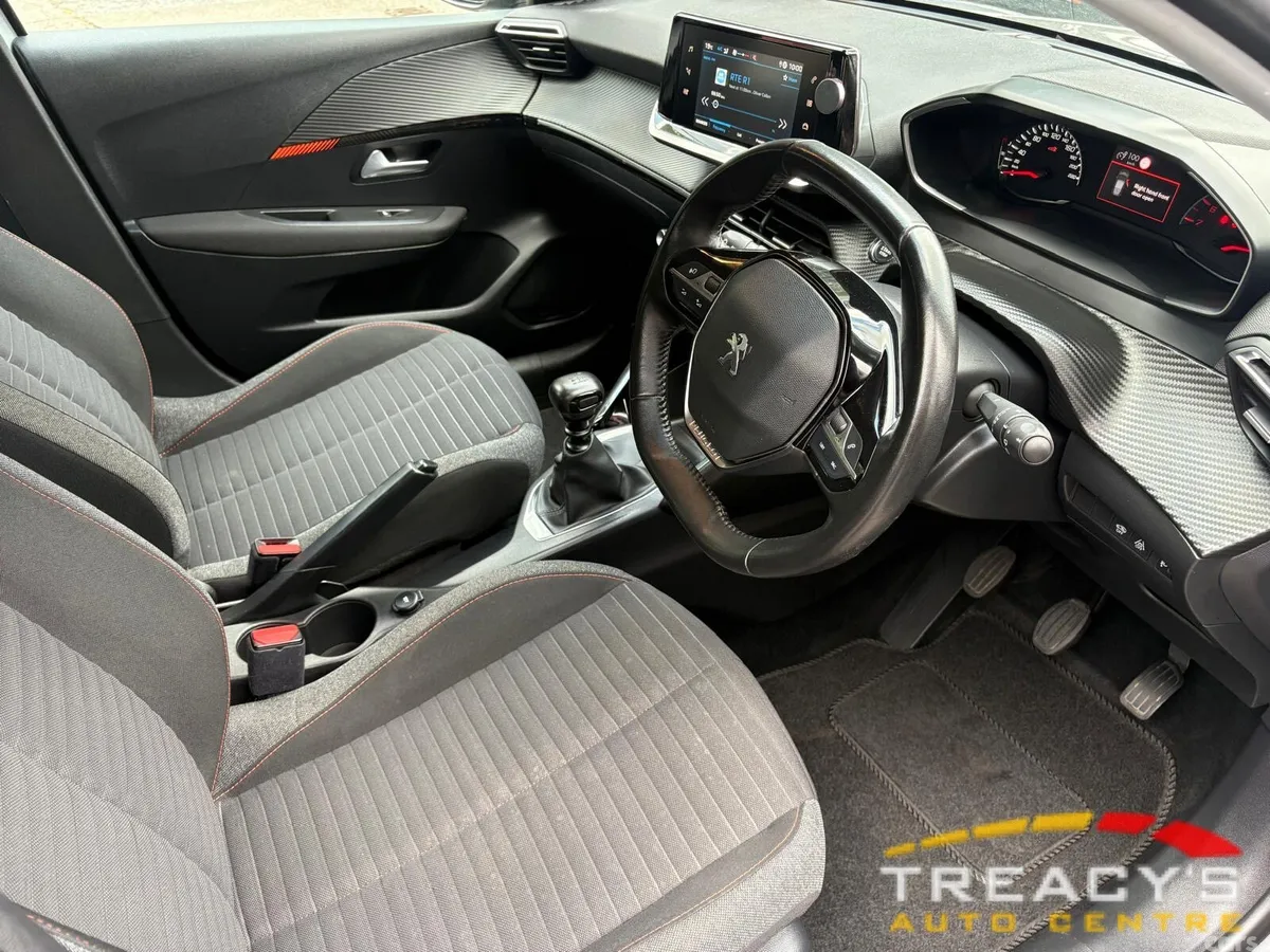 Peugeot 208 Hatchback, Diesel, 2022, Grey