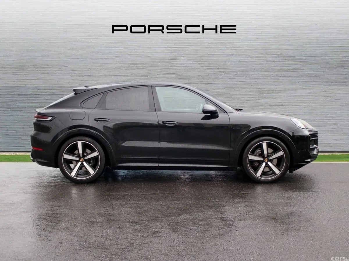 Porsche Cayenne SUV, Petrol Plug-in Hybrid, 2026, Black