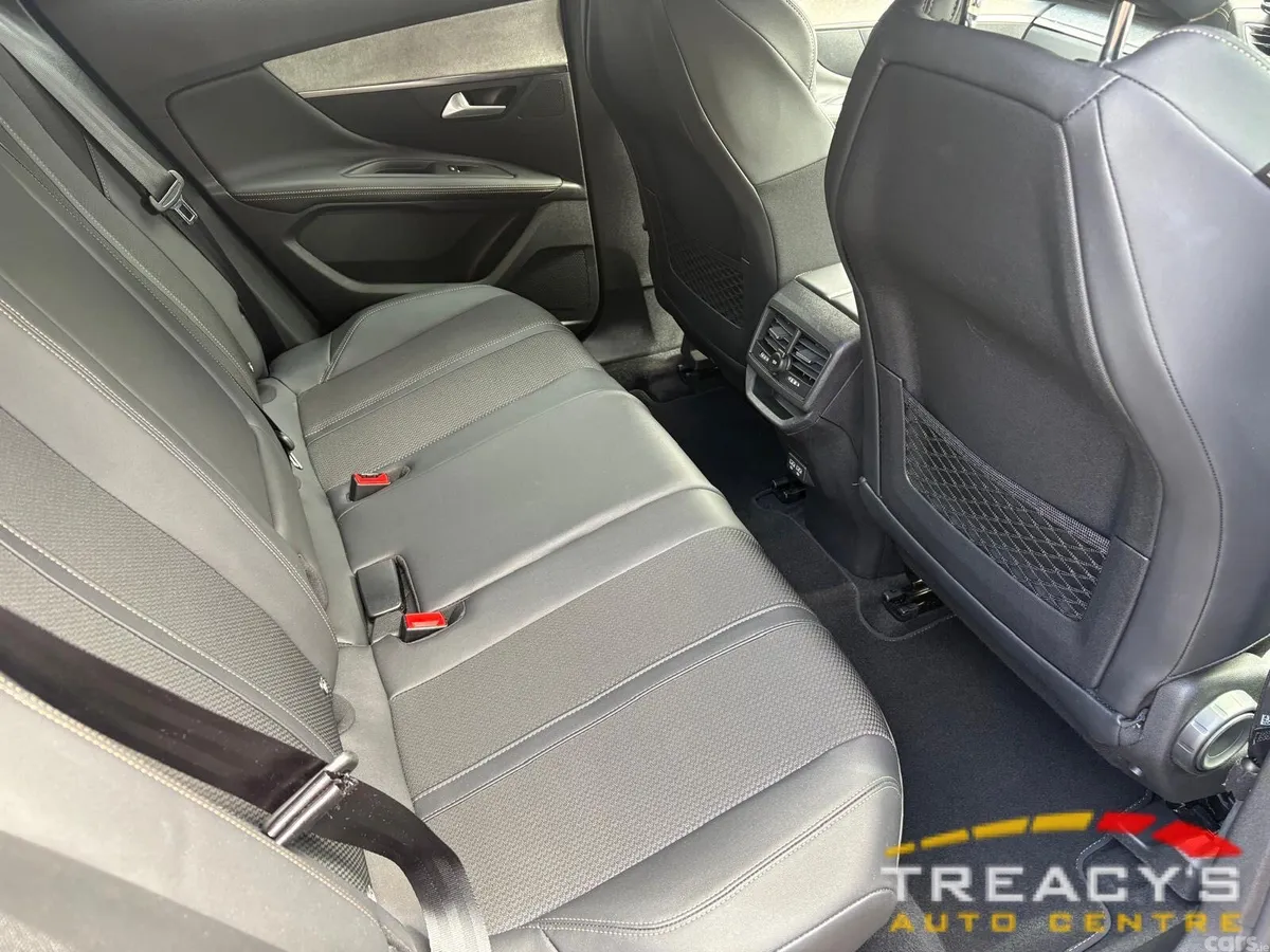 Peugeot 3008 MPV, Diesel, 2022, Blue
