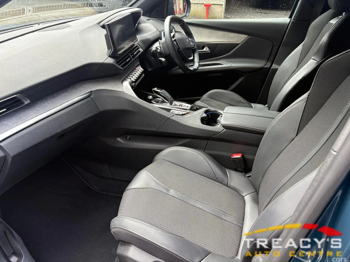Peugeot 3008 MPV, Diesel, 2022, Blue