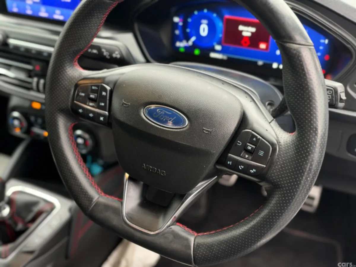 Ford Focus Hatchback, Diesel, 2020, White