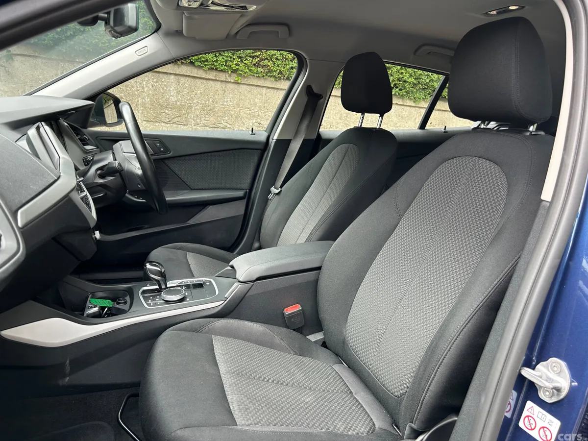 BMW 1-Series Hatchback, Diesel, 2021, Blue