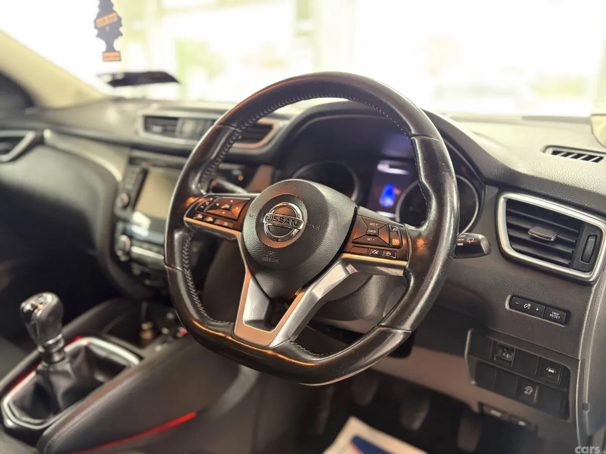 Nissan Qashqai Hatchback, Diesel, 2018, Blue