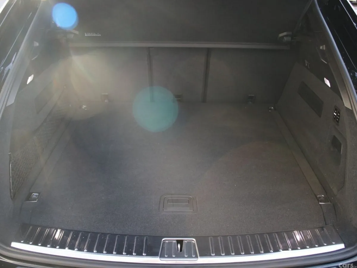 Porsche Cayenne SUV, Petrol Plug-in Hybrid, 2026, Black